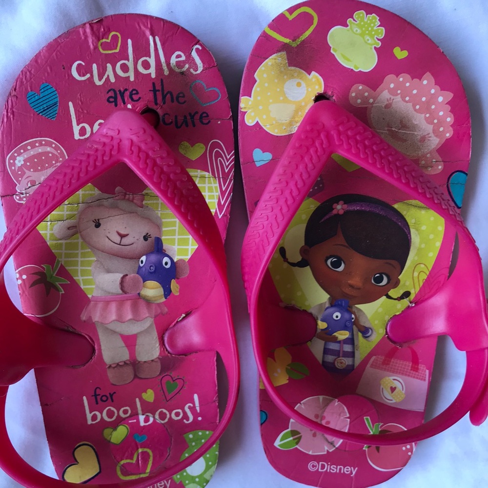 Used Doc McStuffins flip flops